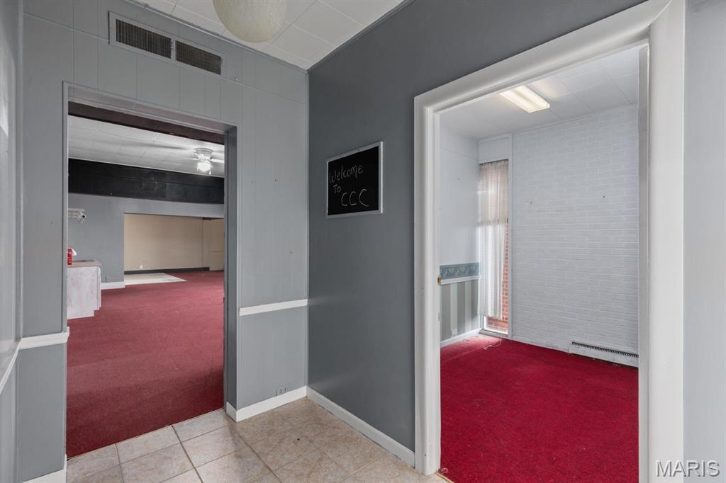 209 S Montgomery St Property Photo 23