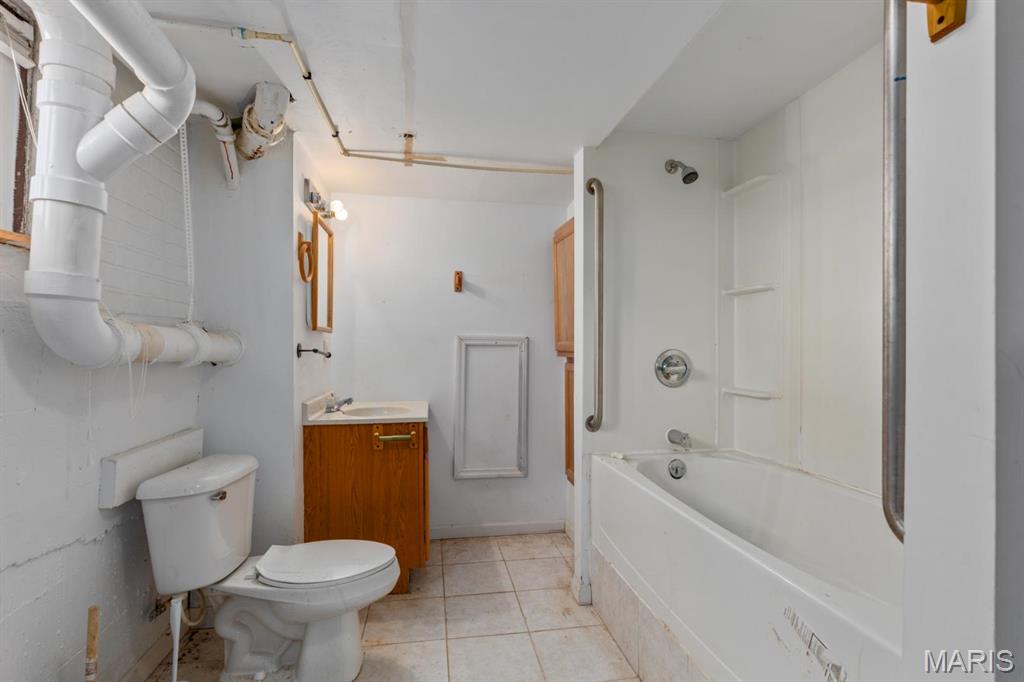 209 S Montgomery St Property Photo 26