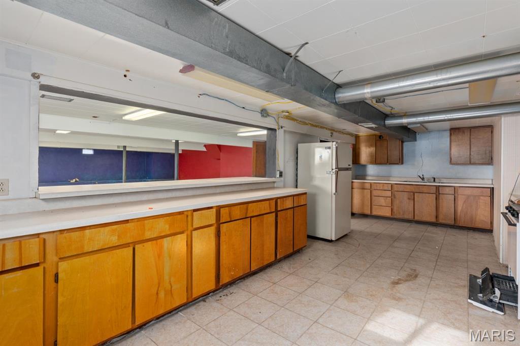 209 S Montgomery St Property Photo 28