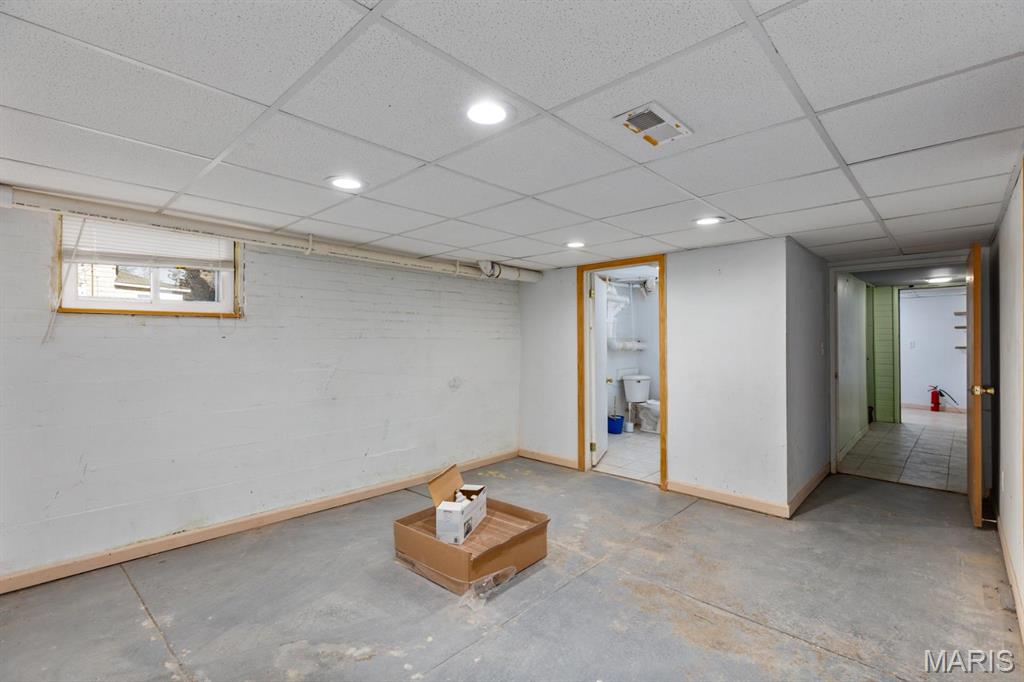 209 S Montgomery St Property Photo 31