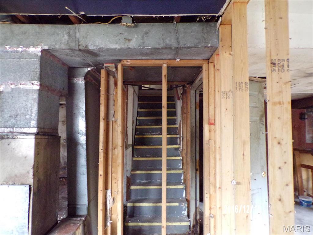 6045 Ozark Drive Property Photo 5