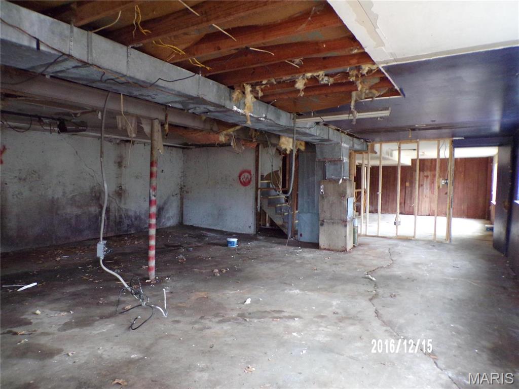6045 Ozark Drive Property Photo 8