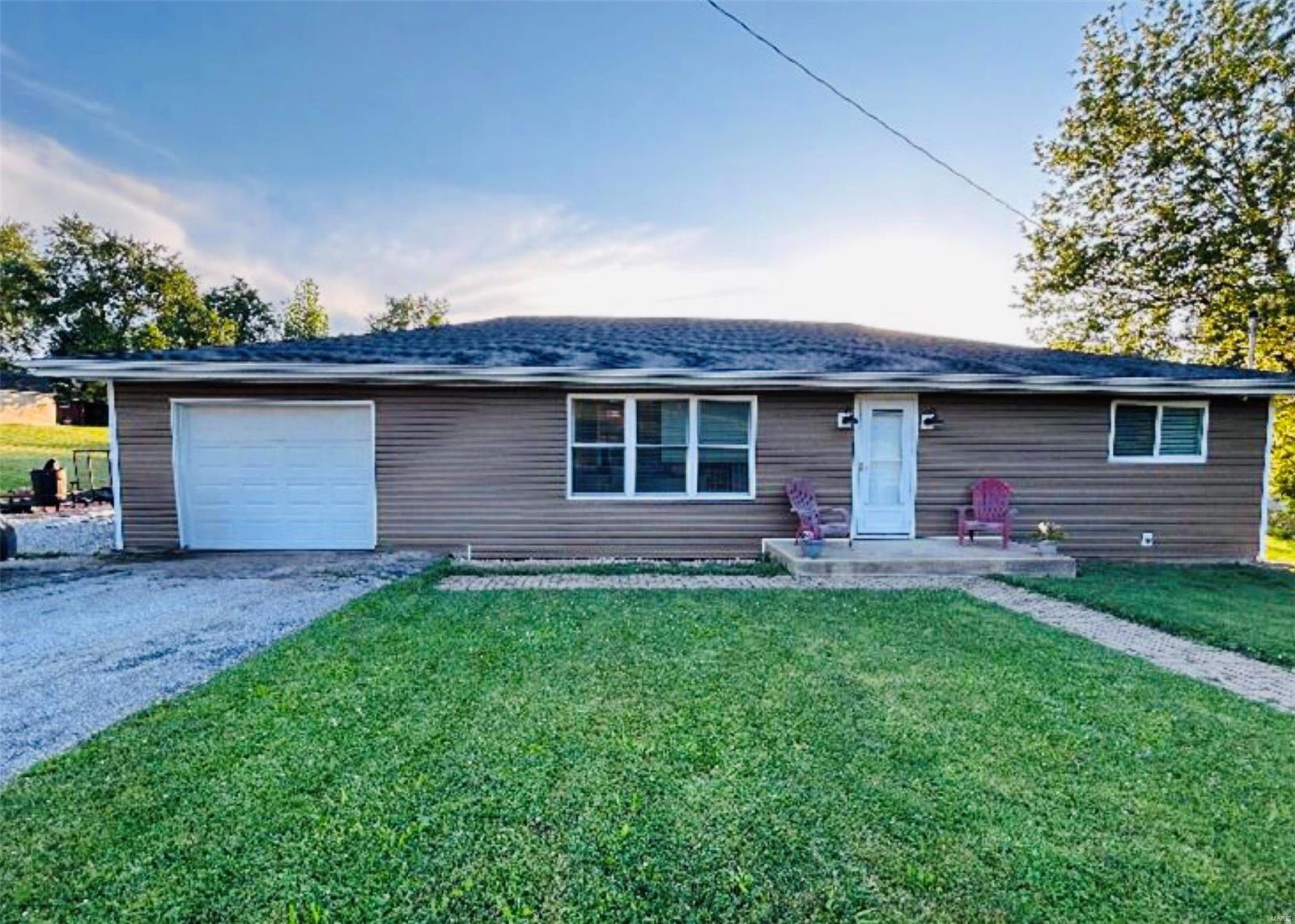 160 S Oak Street Property Photo