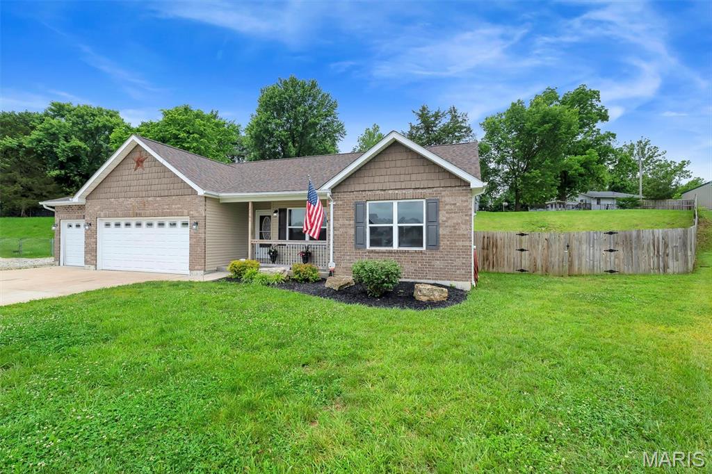 2161 Meadow Grass Drive Property Photo 3