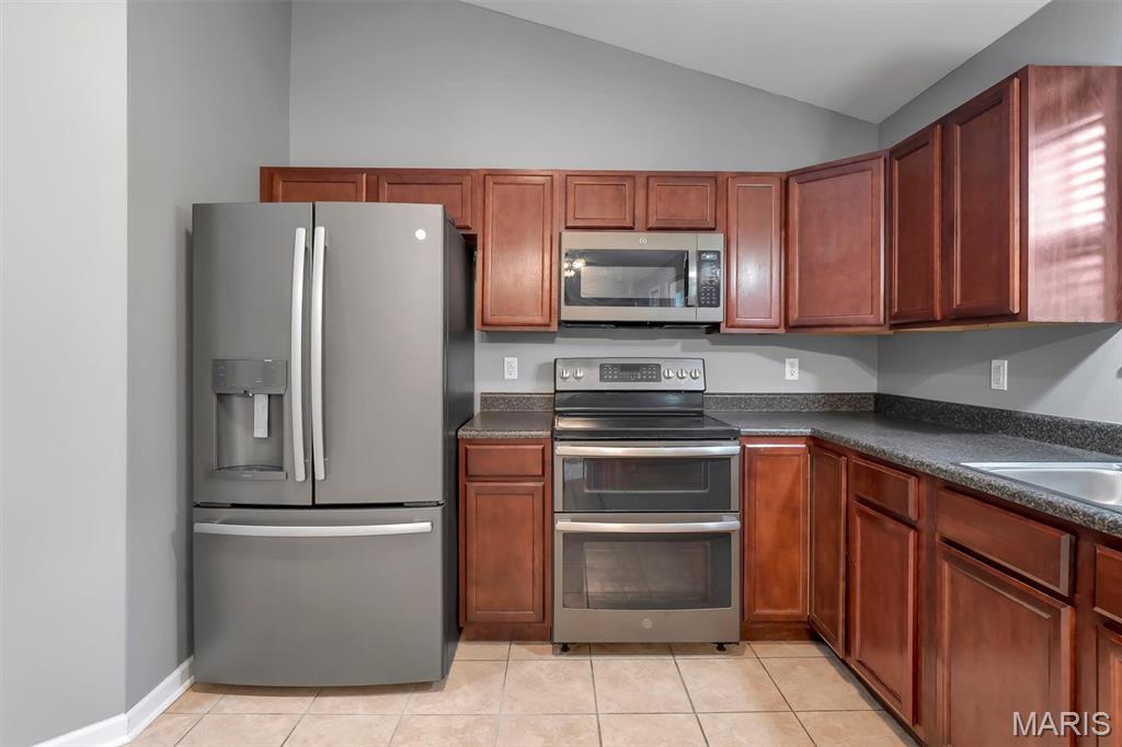 2161 Meadow Grass Drive Property Photo 10