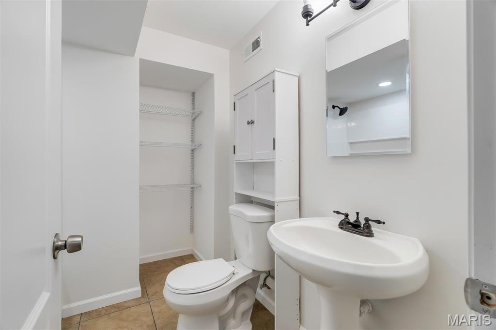 2161 Meadow Grass Drive Property Photo 27