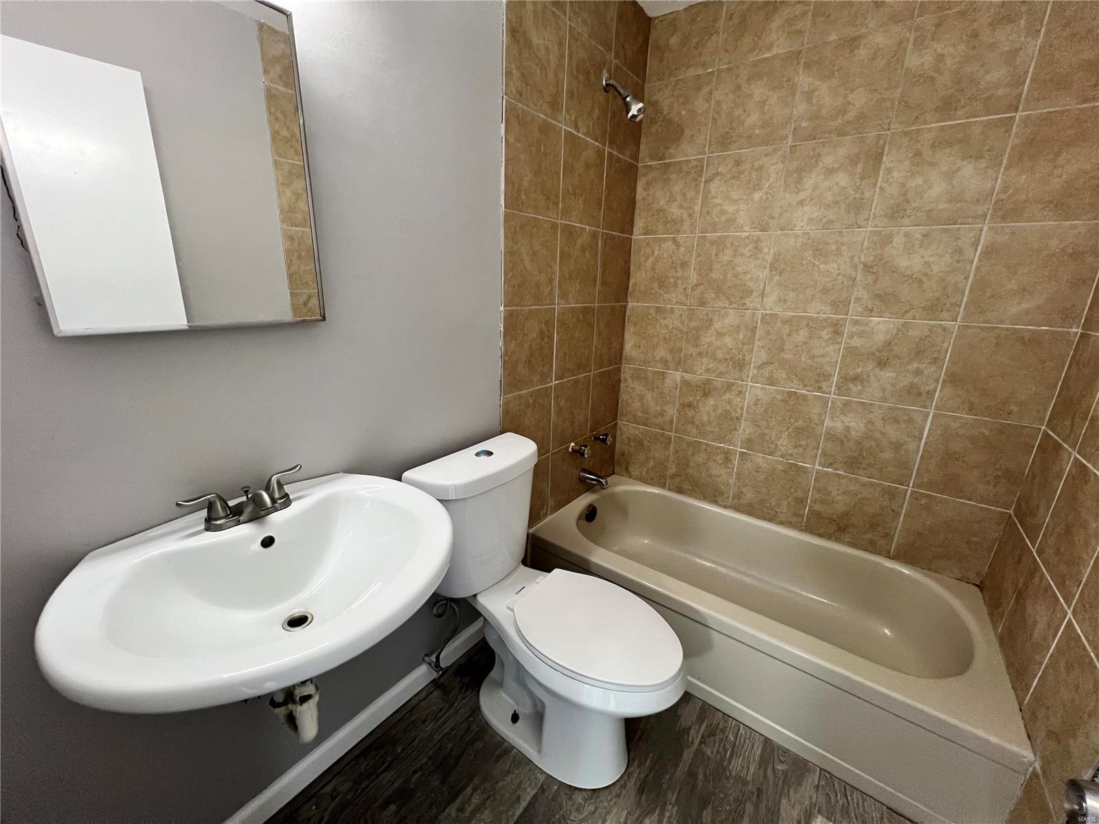 2720 Steeplechase Lane Property Photo 8
