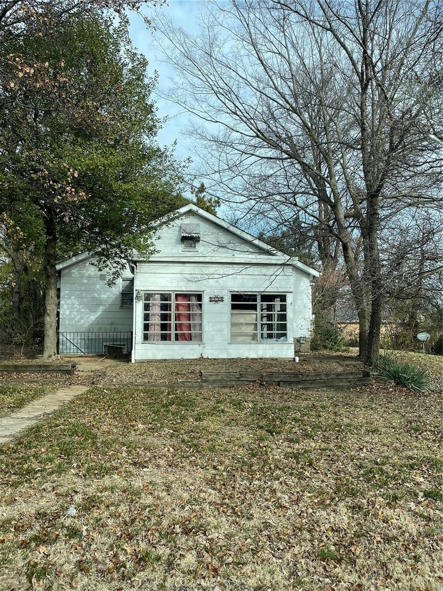 1115 Reale Avenue Property Photo 1