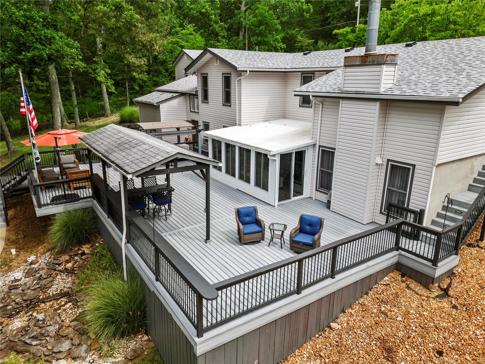 5876 N Lakeshore Drive Property Photo 2