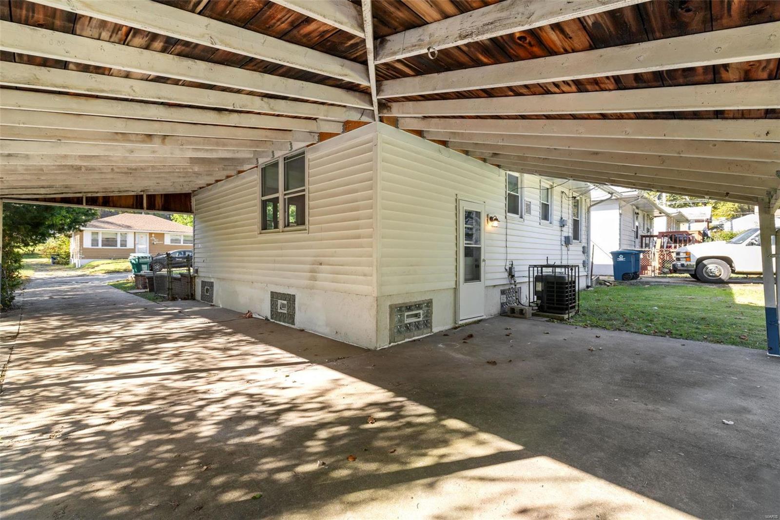 6901 Dunleer Avenue Property Photo 5