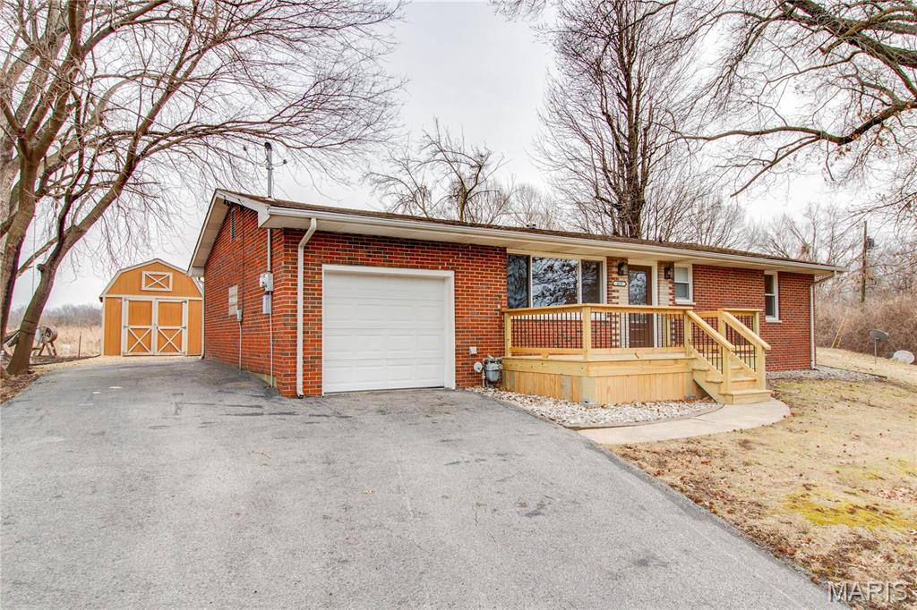 429 Oak Street Property Photo 1