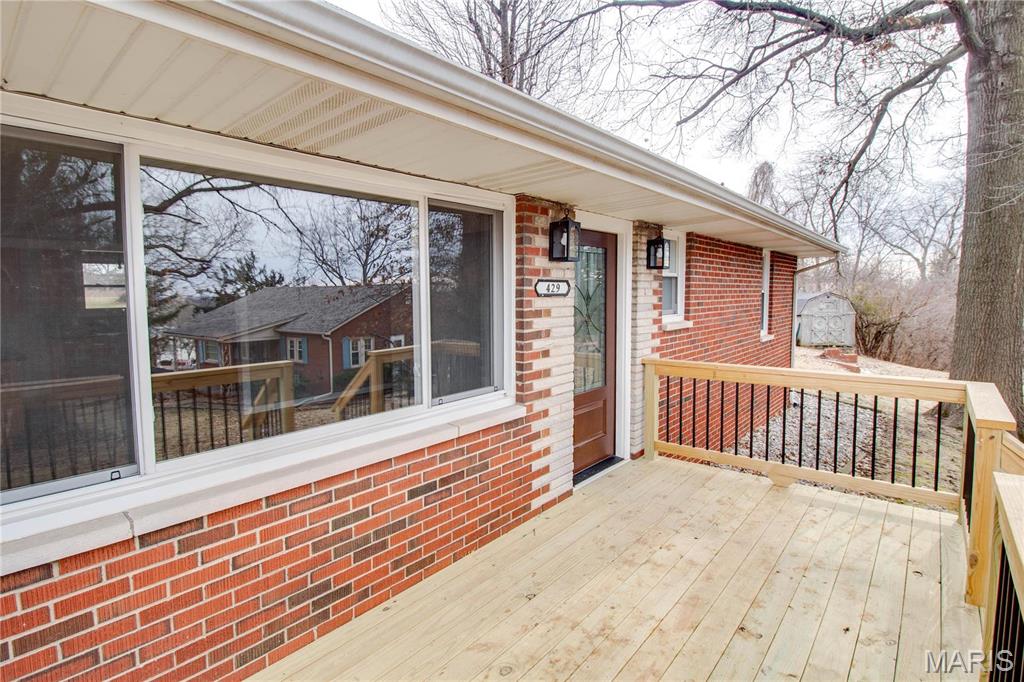 429 Oak Street Property Photo 5