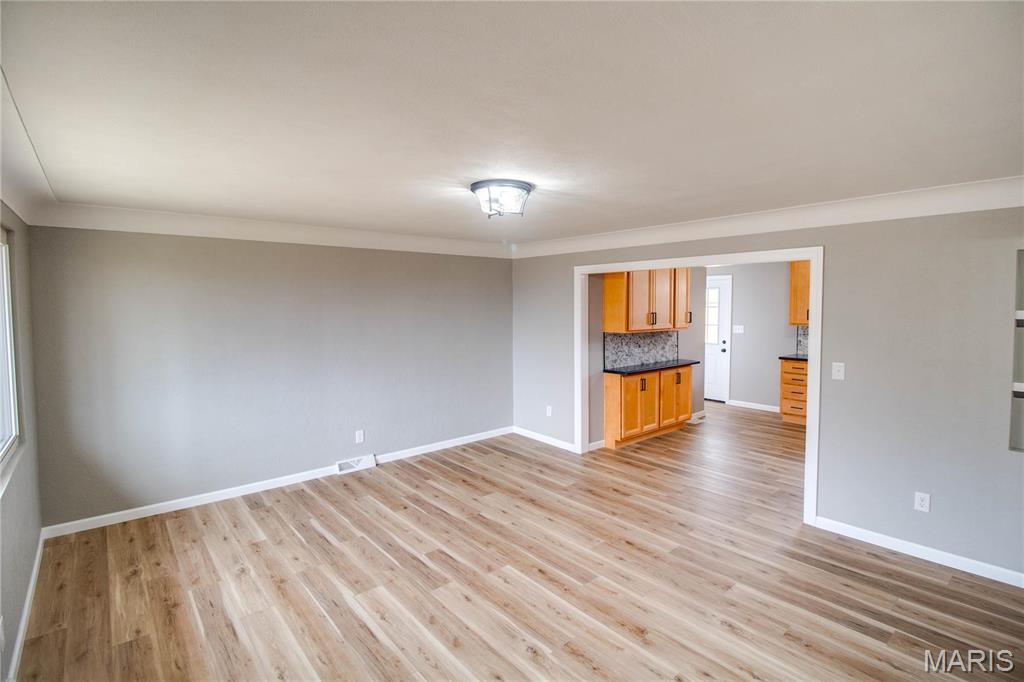 429 Oak Street Property Photo 10