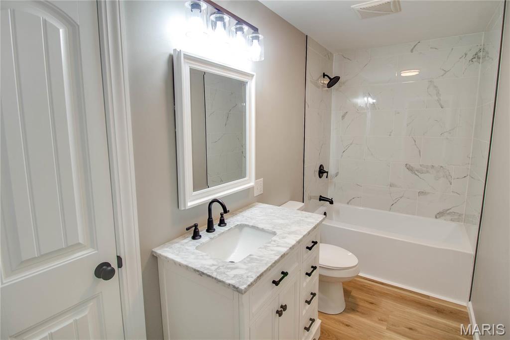 429 Oak Street Property Photo 15