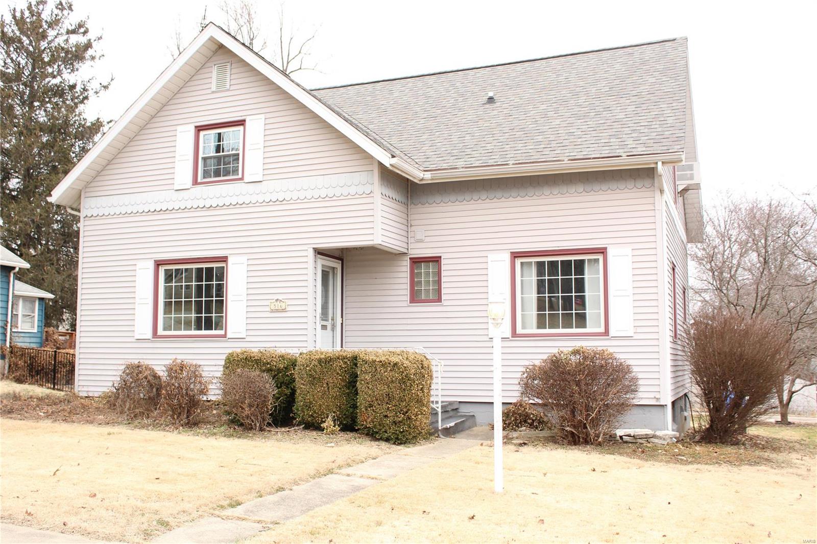 516 N Elm Property Photo 3