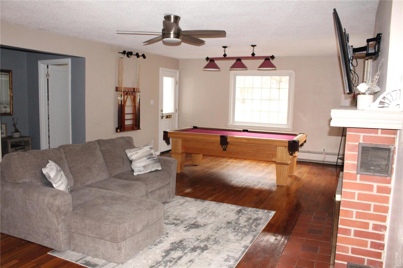 516 N Elm Property Photo 4