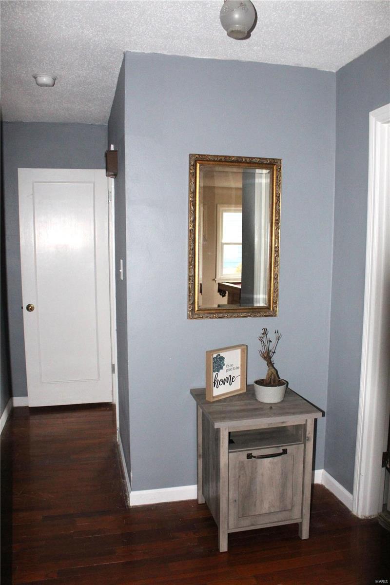 516 N Elm Property Photo 12