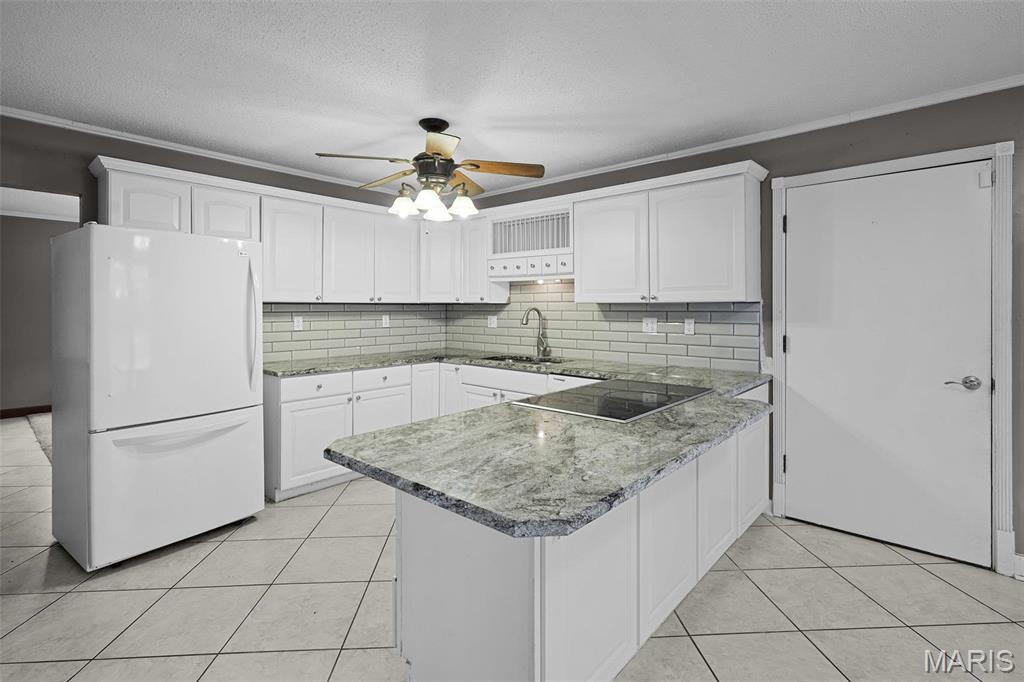 3 Oak Bluff Drive Property Photo 12