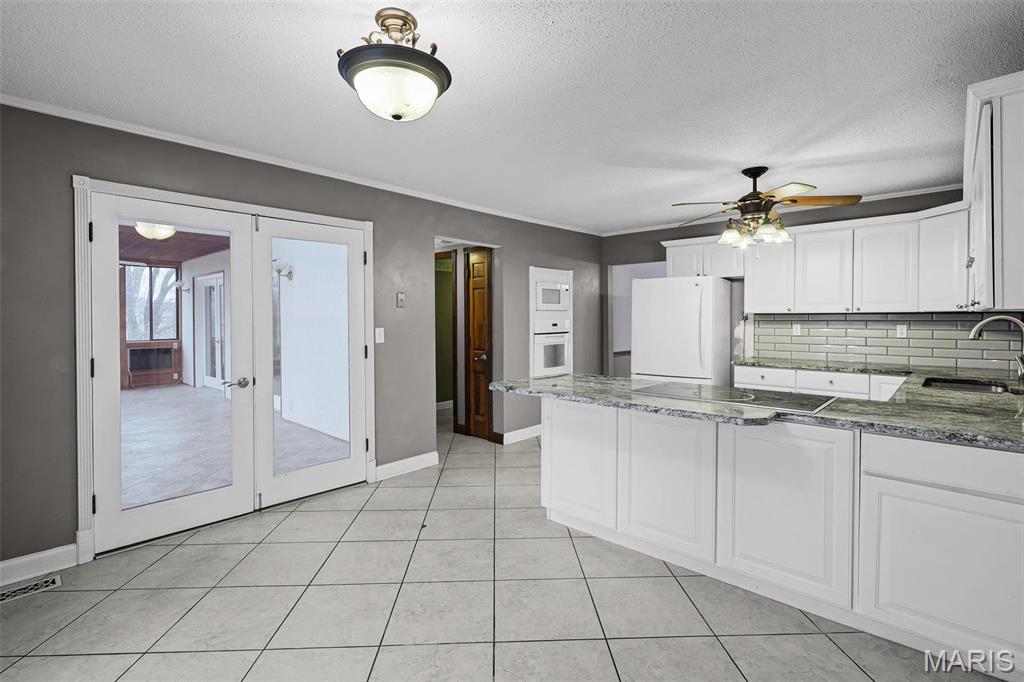 3 Oak Bluff Drive Property Photo 13