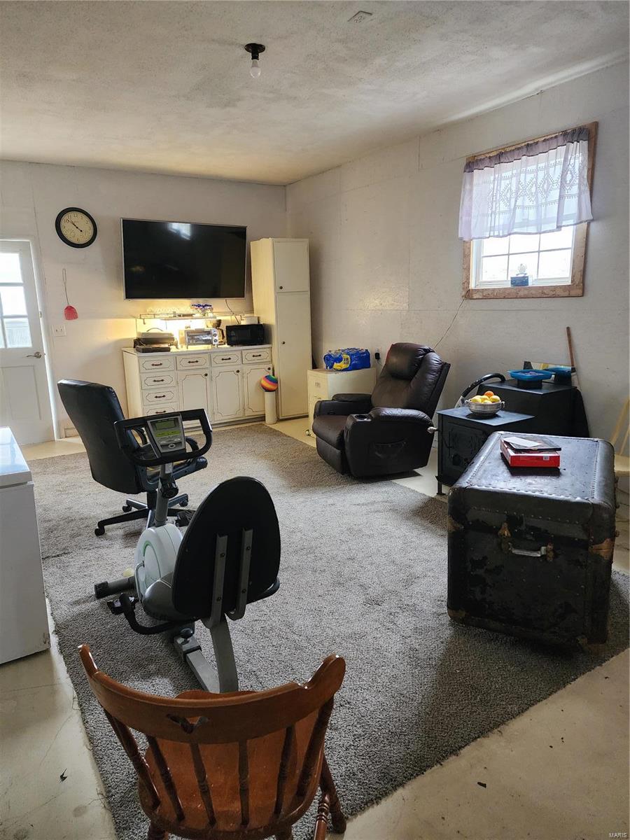 1610 Benton Ave Property Photo 7