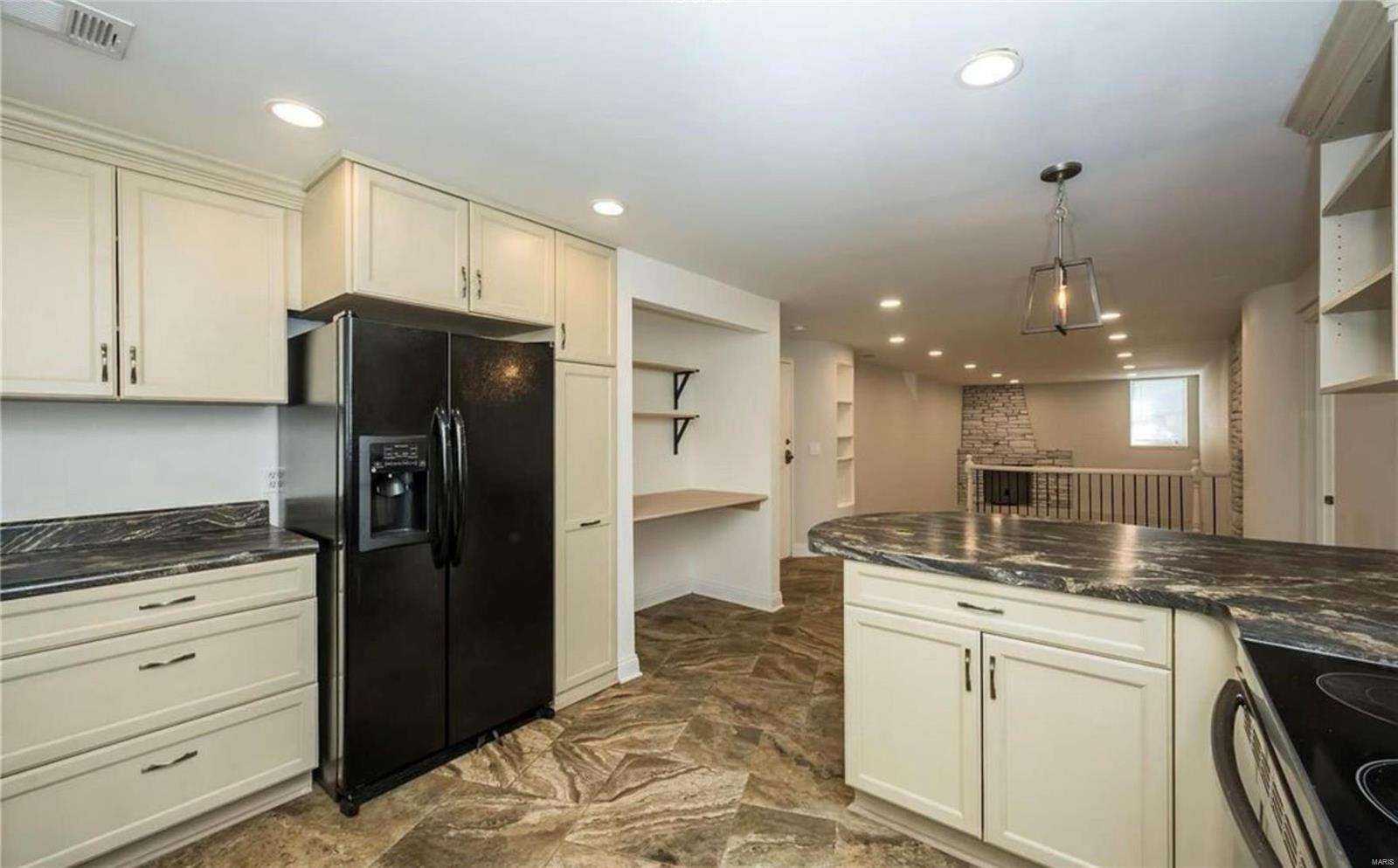 14 S Taylor Avenue Property Photo 10