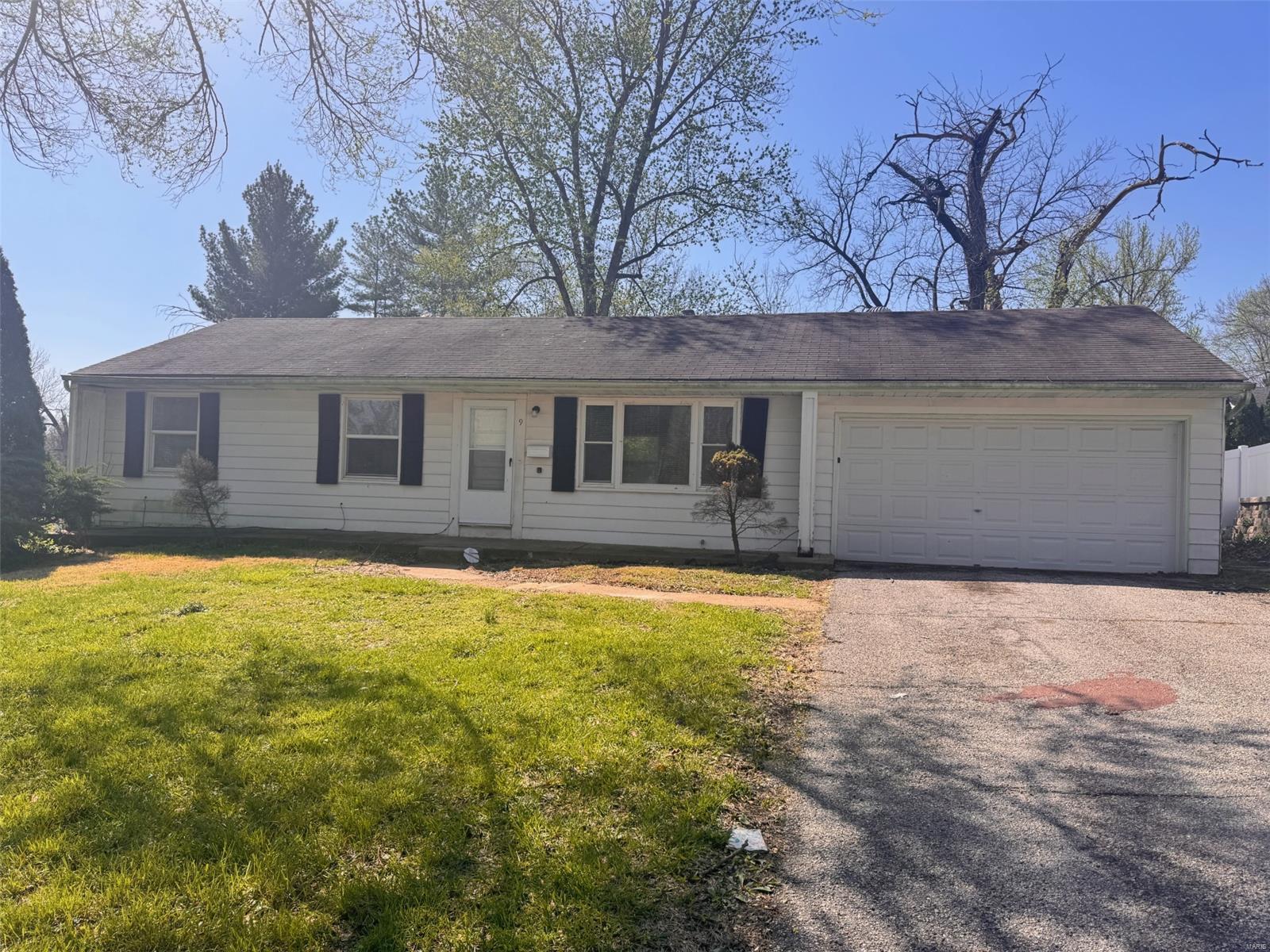 9 Shireford Lane Property Photo 1