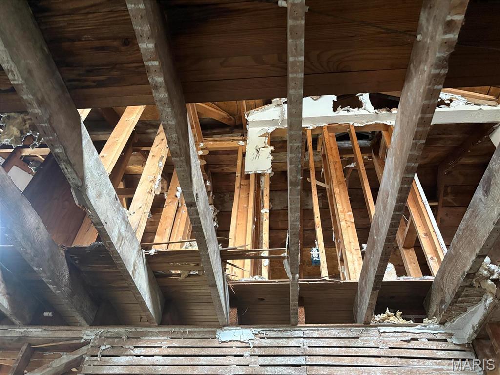 27 S Benton Street Property Photo 2