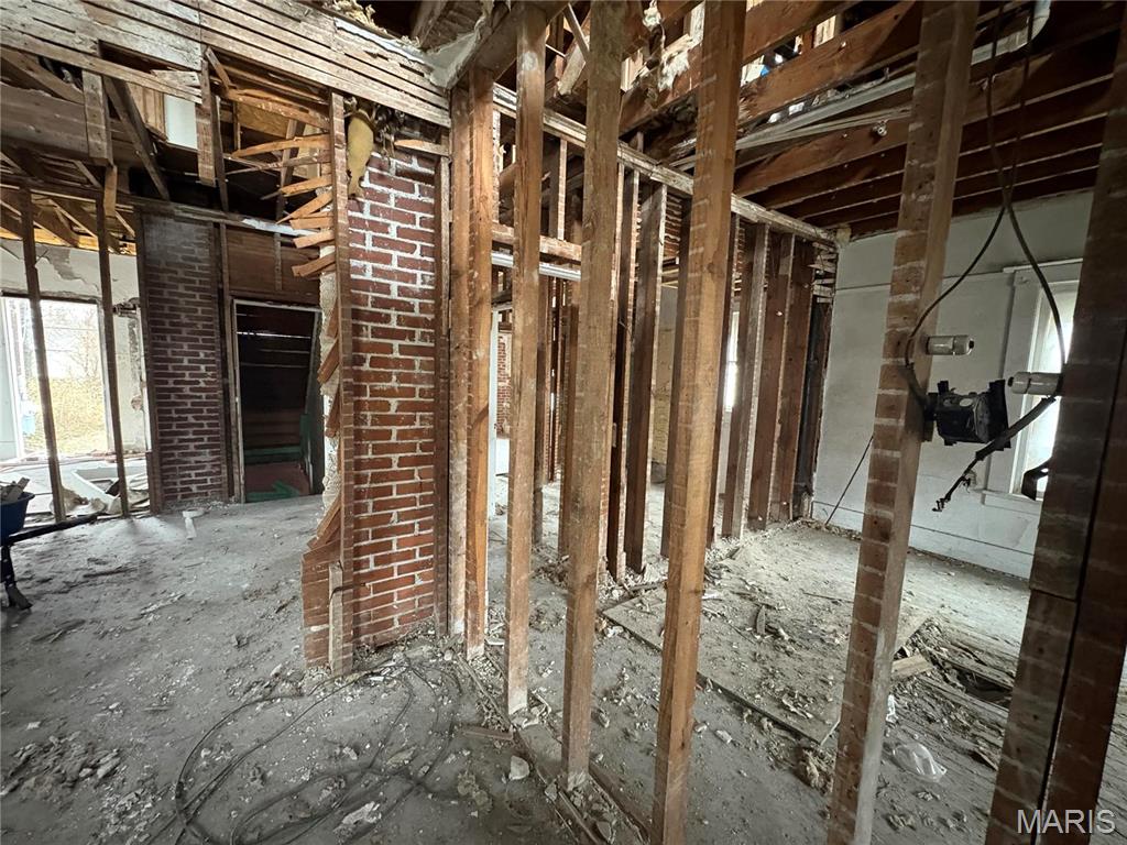 27 S Benton Street Property Photo 3
