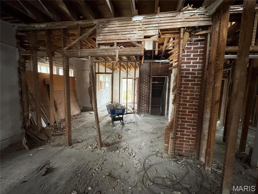 27 S Benton Street Property Photo 7