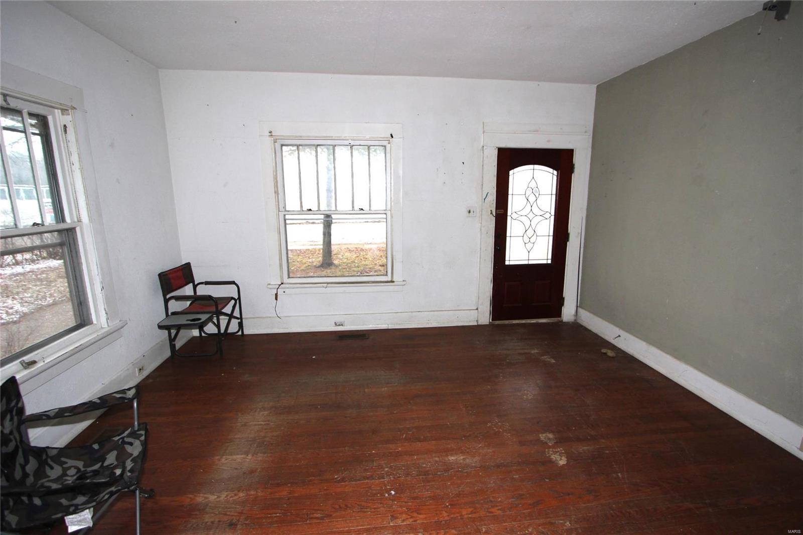 20 E Oak Street Property Photo 12