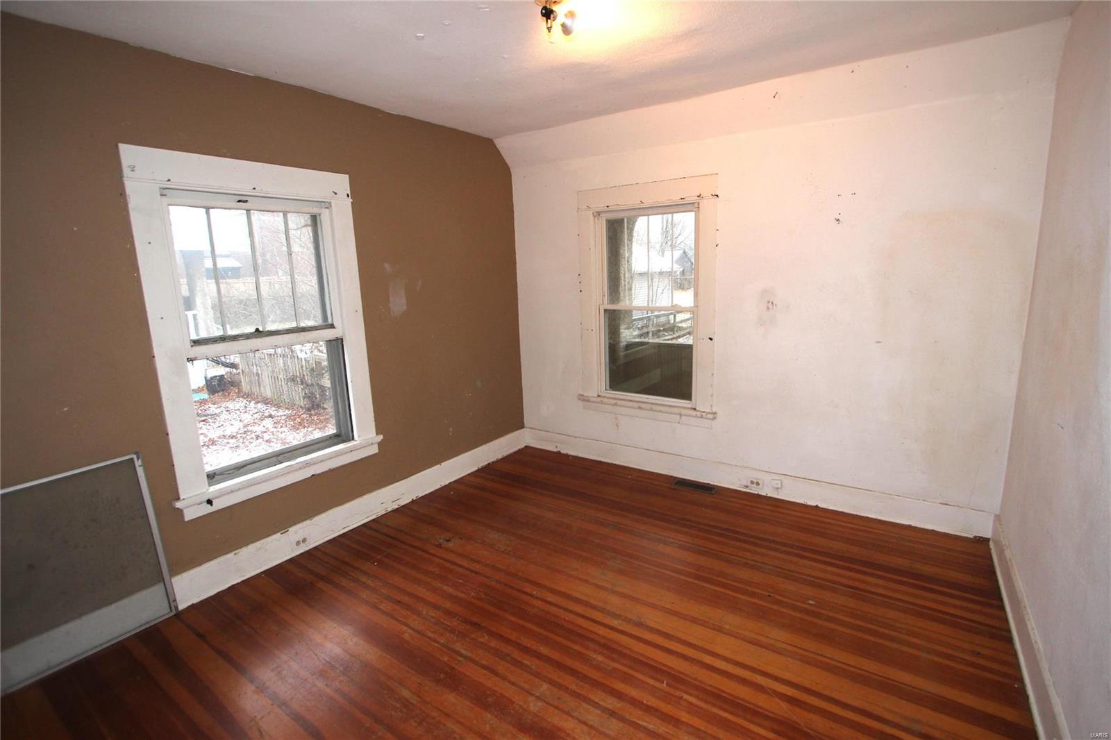 20 E Oak Street Property Photo 14