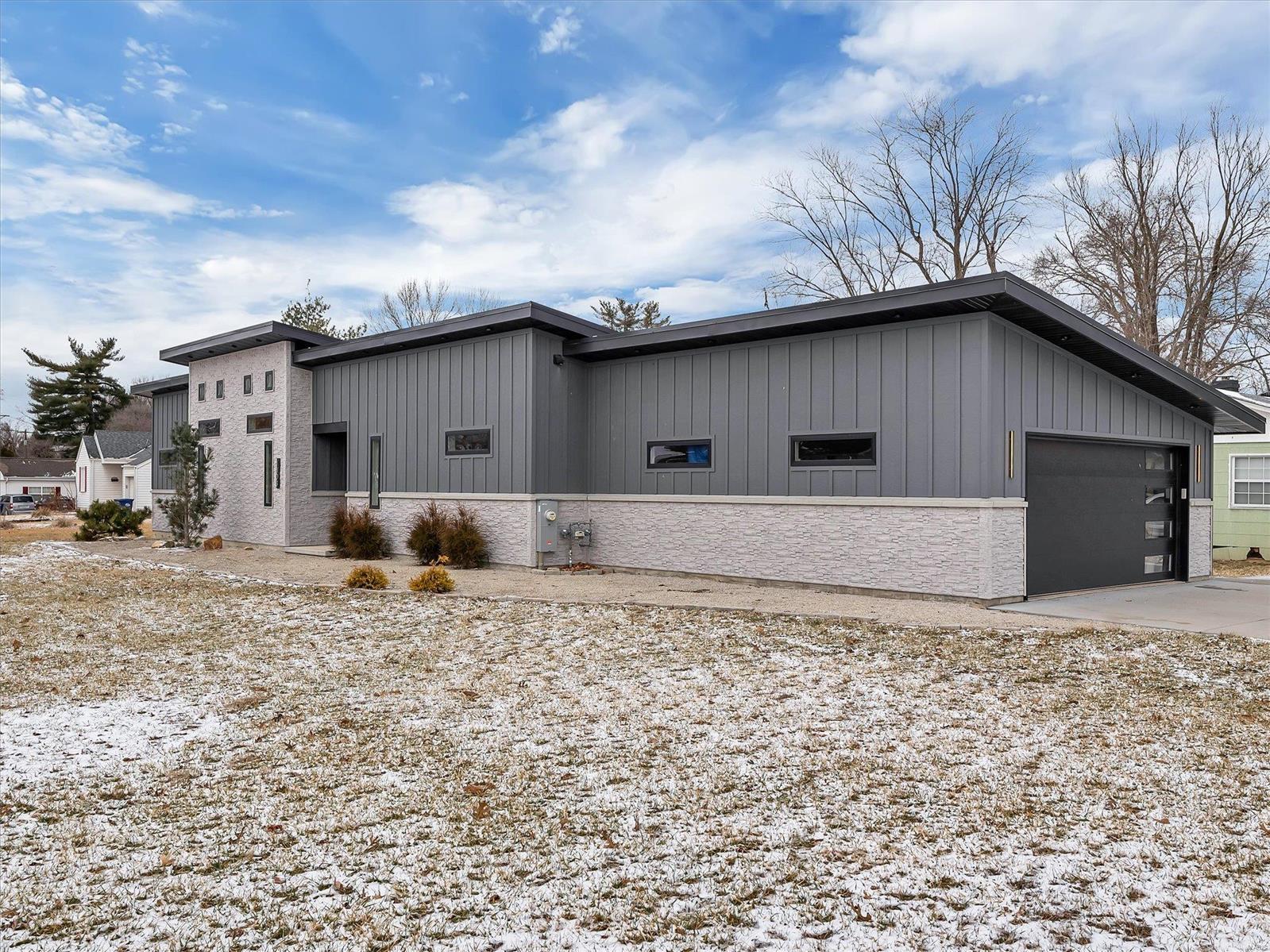 1403 W Saint Louis Street Property Photo 3