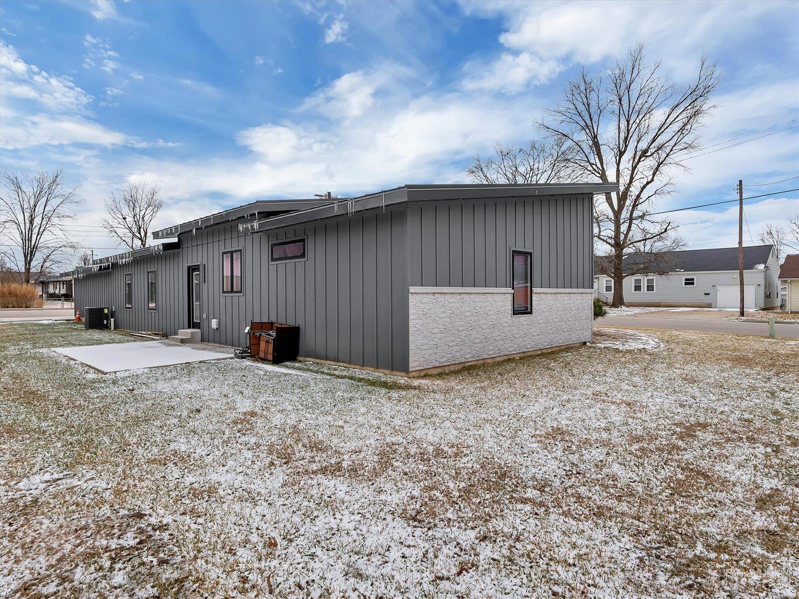 1403 W Saint Louis Street Property Photo 32
