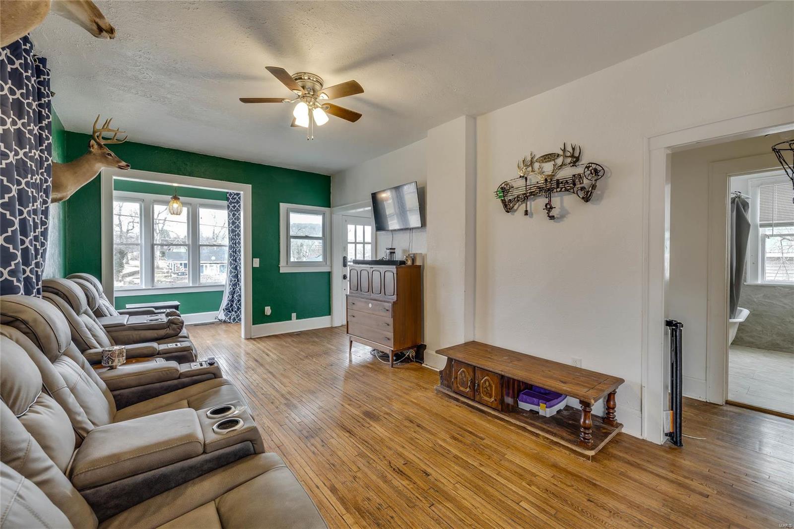 213 E Walnut Street Property Photo 4