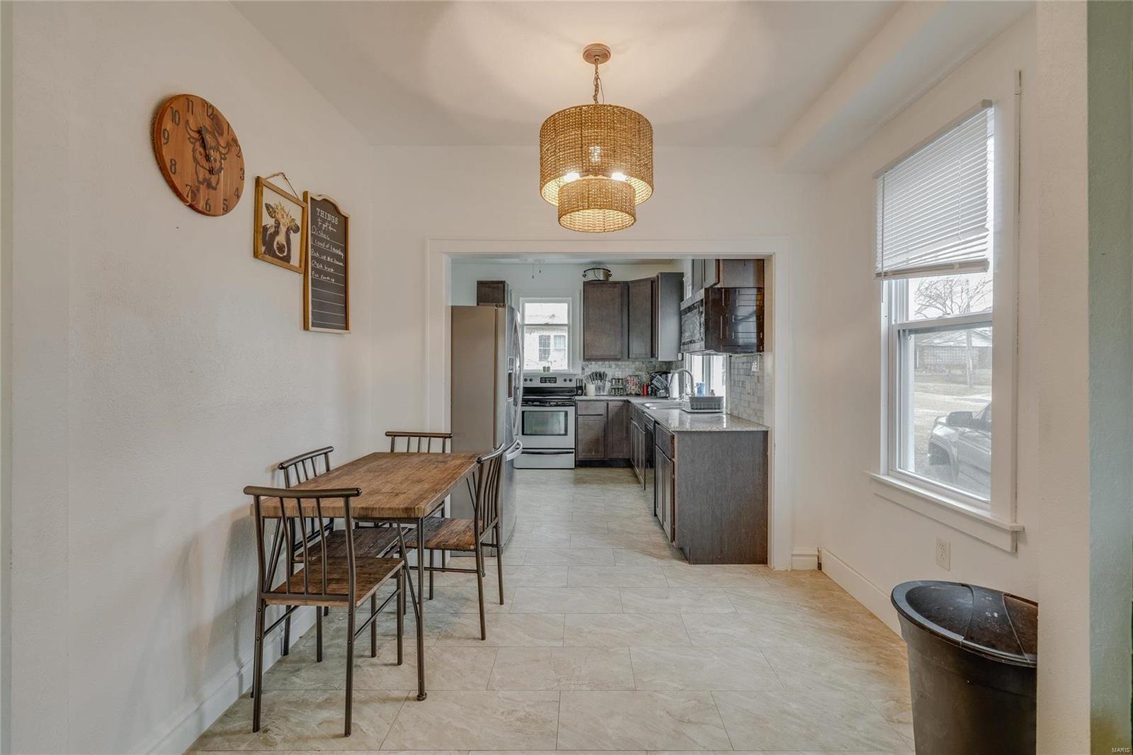 213 E Walnut Street Property Photo 6