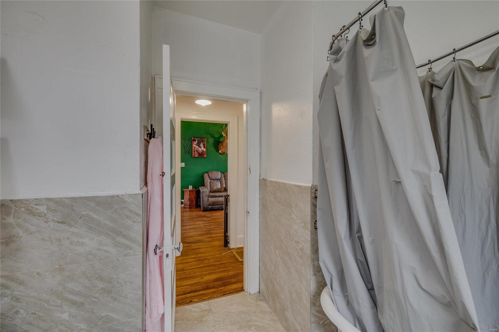 213 E Walnut Street Property Photo 12