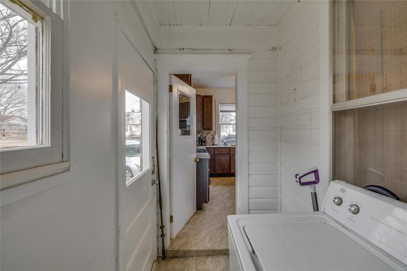 213 E Walnut Street Property Photo 15