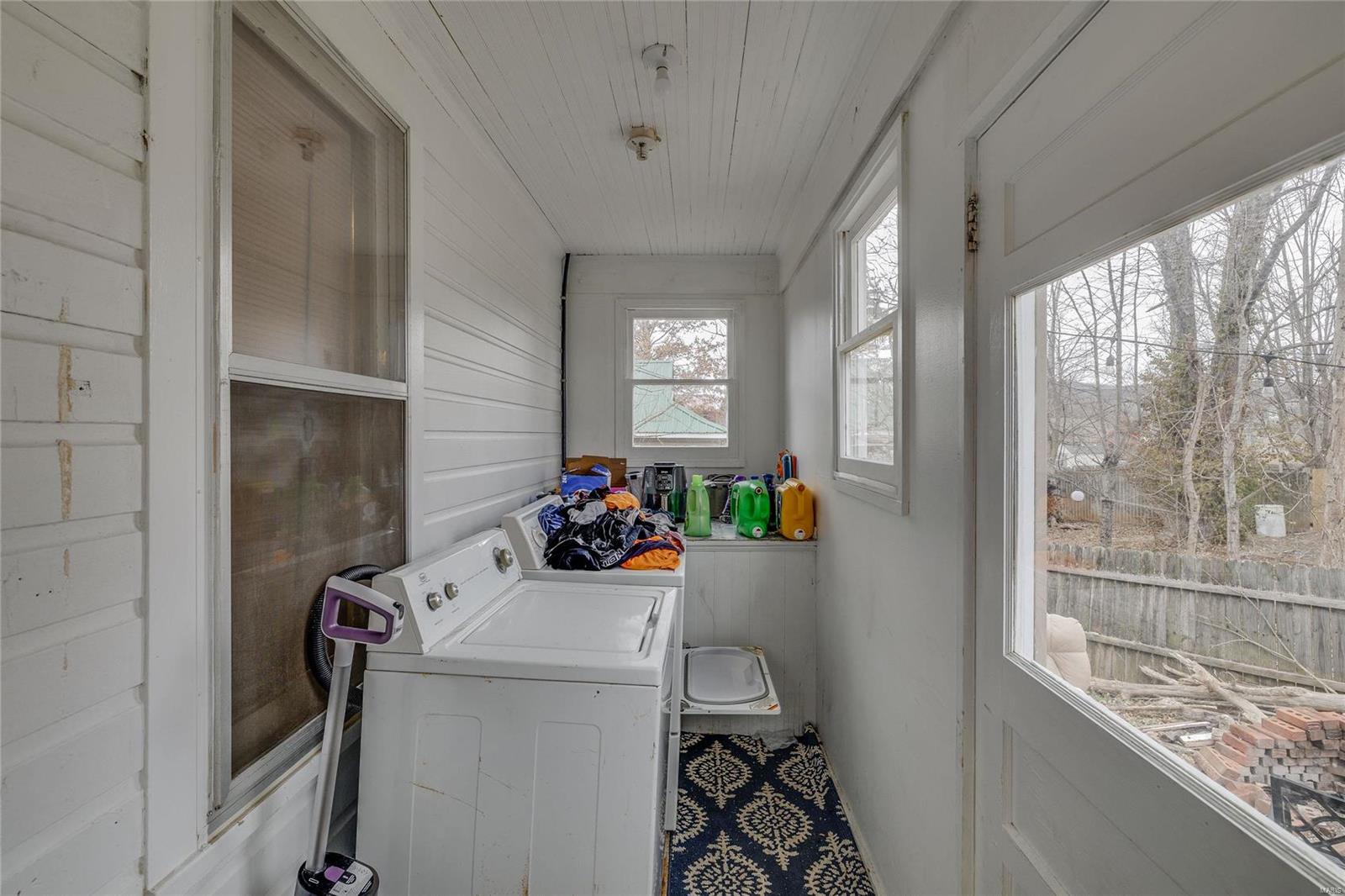 213 E Walnut Street Property Photo 18