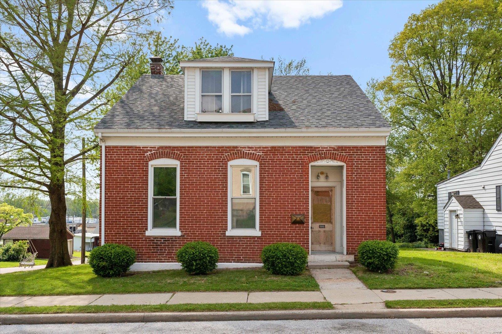 721 S Jackson Street Property Photo