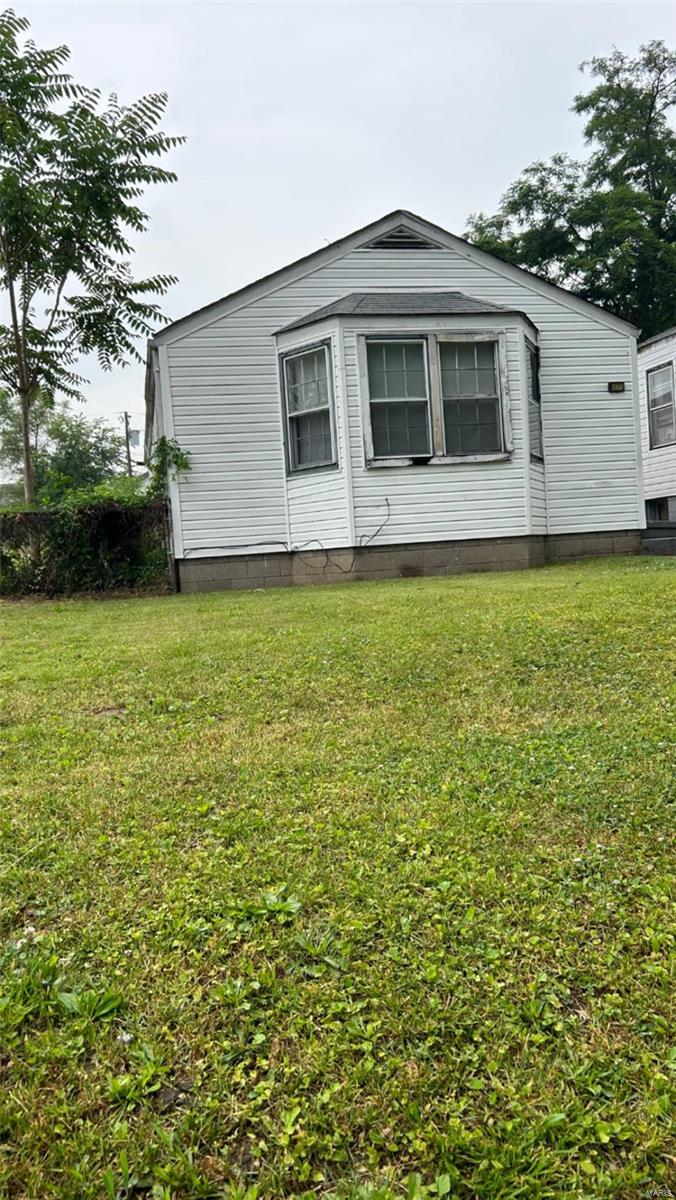 6371 Sherry Ave Property Photo 1