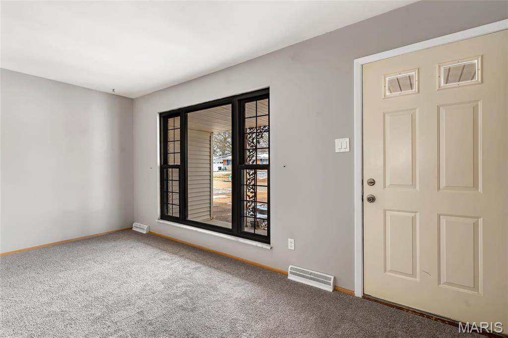 10 Hammes Drive Property Photo 4