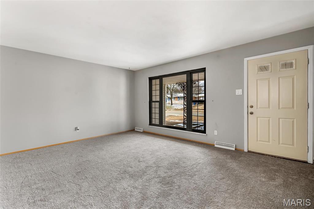 10 Hammes Drive Property Photo 8
