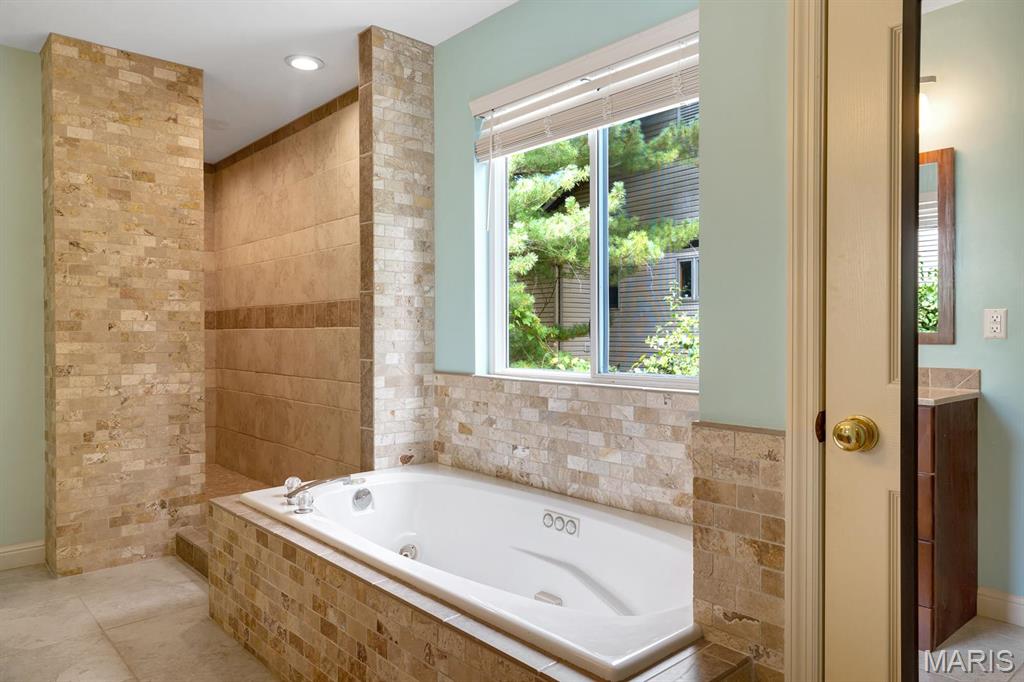 156 S Kings Road Property Photo 15
