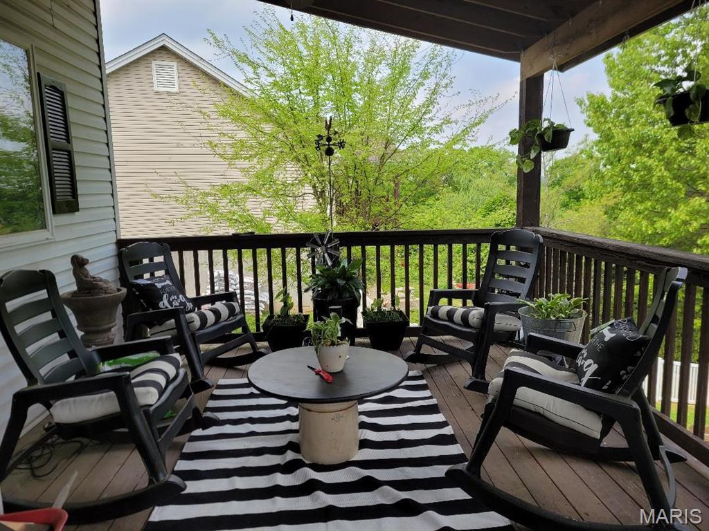8038 Fox Hollow Property Photo 3