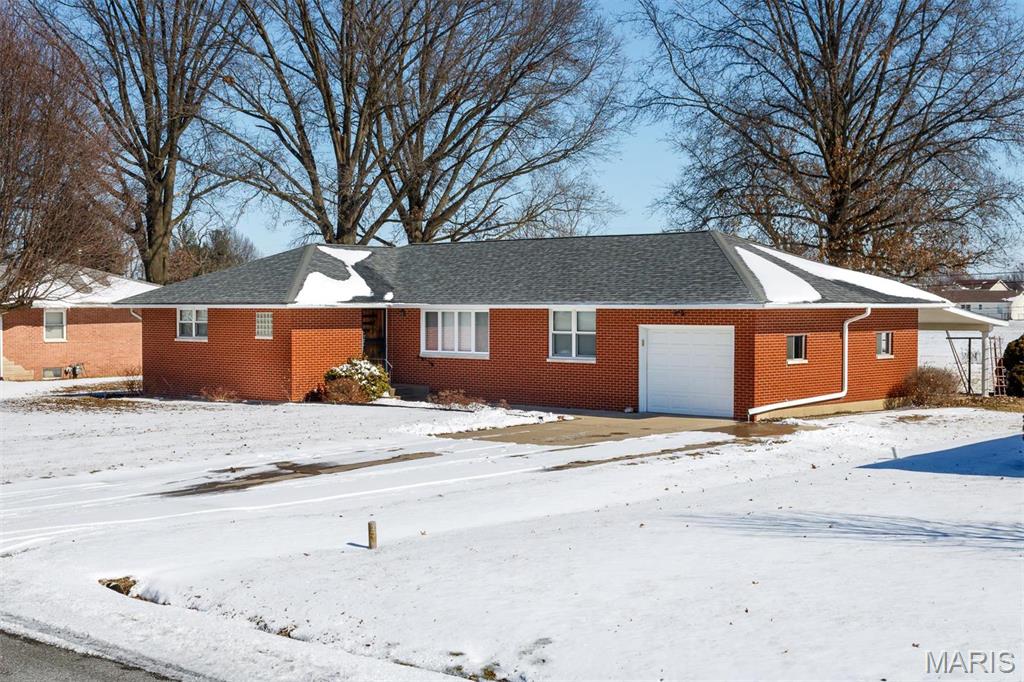 1015 Helvetia Drive Property Photo 2