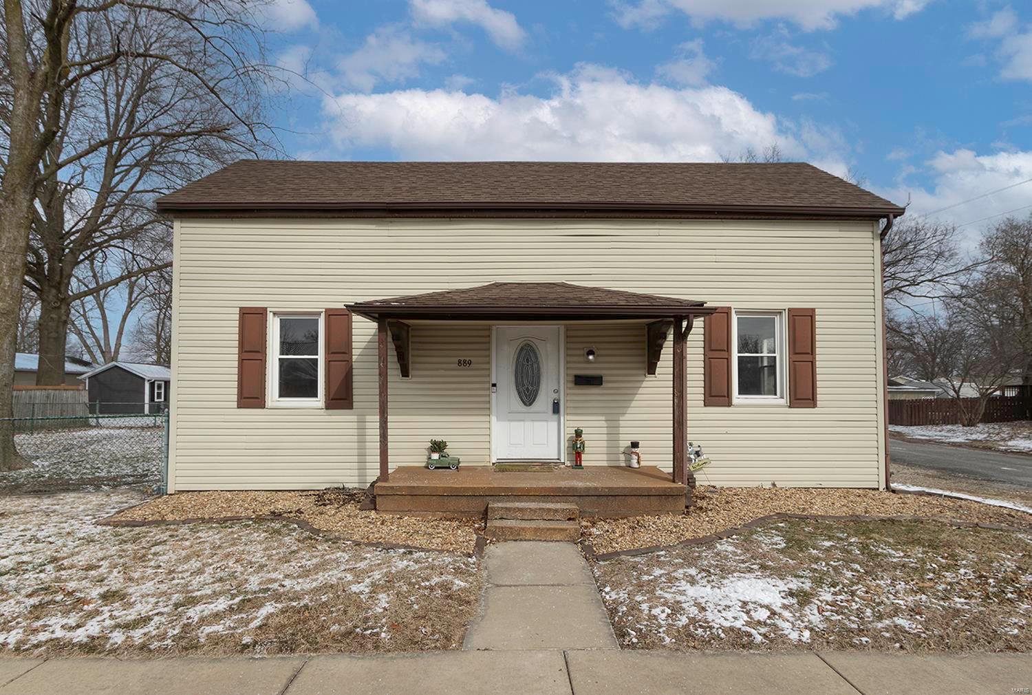 889 N 1st Street Property Photo