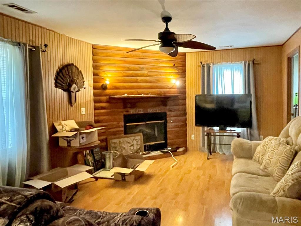 1203 E Lake Drive Property Photo 4