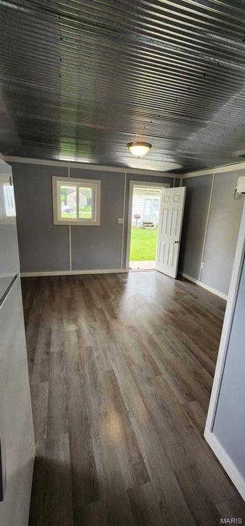 305 E Main Street Property Photo 9