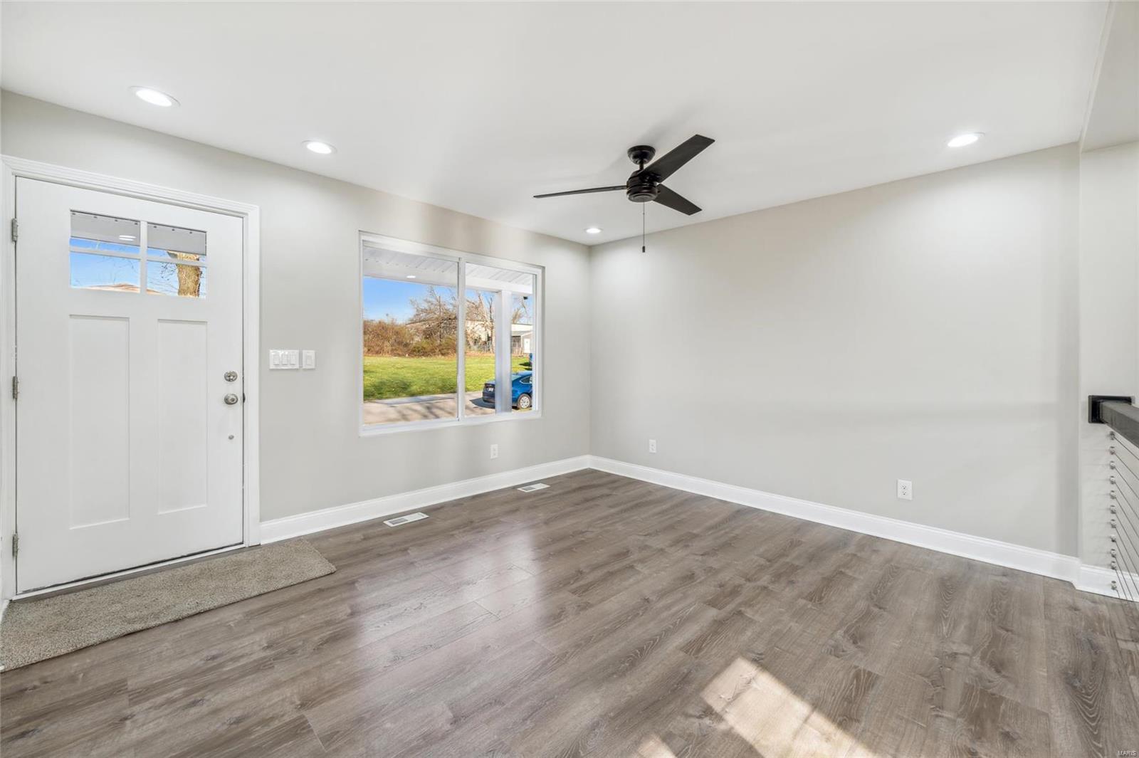10112 Castle Drive Property Photo 3