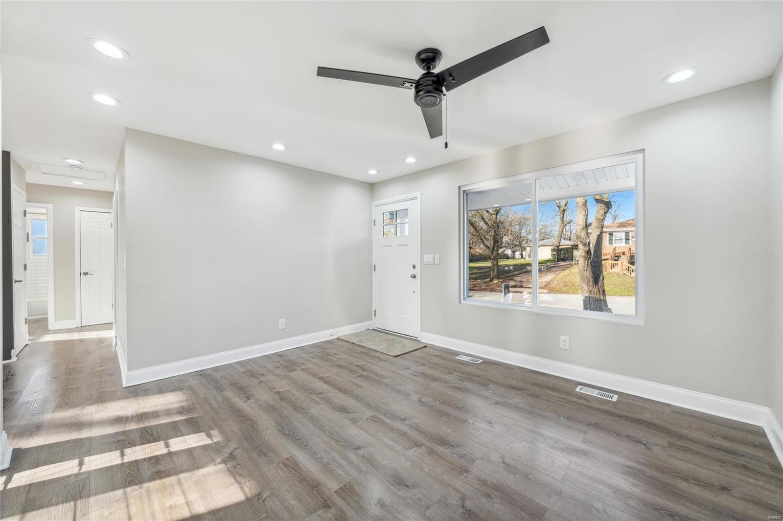 10112 Castle Drive Property Photo 4